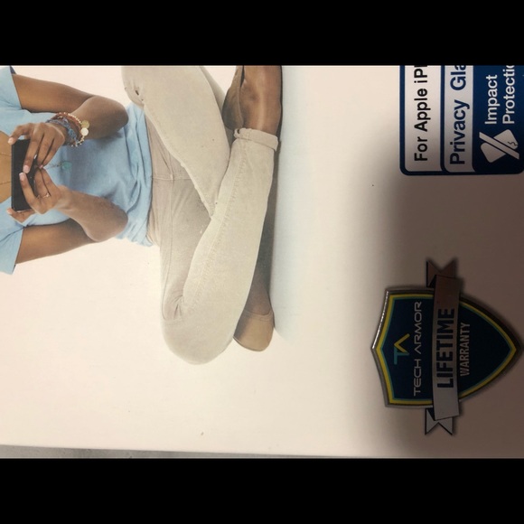 Tech Armor privacy glass screen - Picture 3 of 4